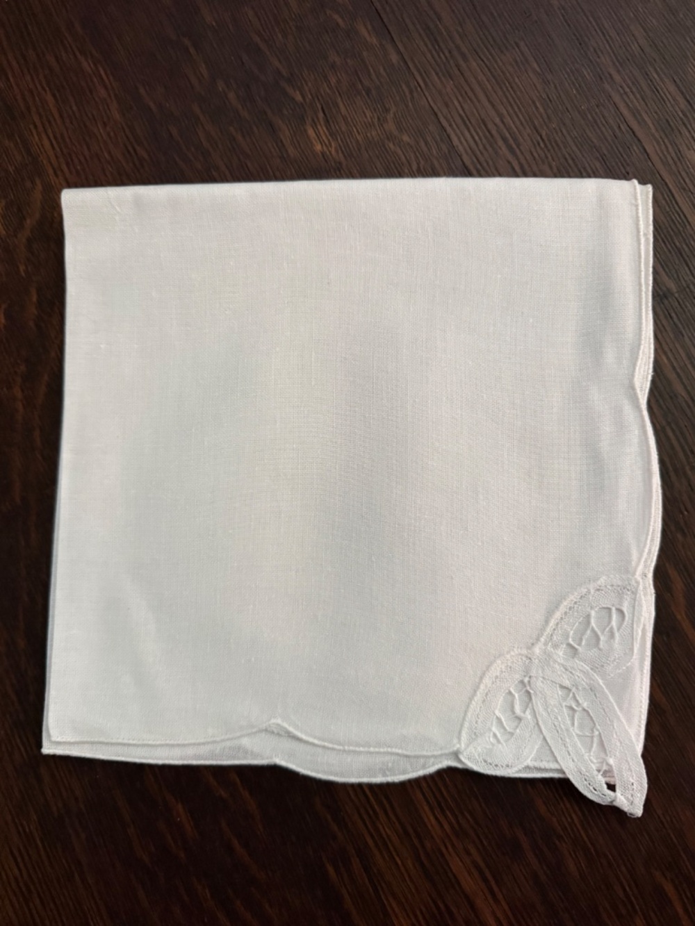 BRAND NEW SET OF 6 CLOTH WHITE NAPKINS VICTORIAN COTTAGECORE EMBROIDERED